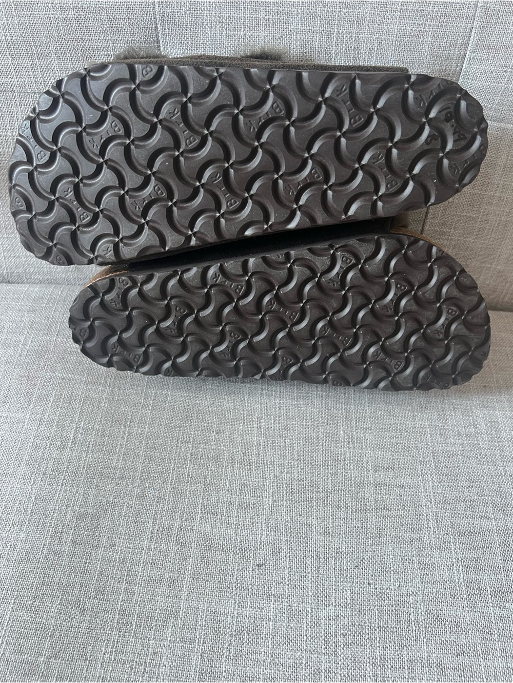 Birkenstock brown slide sandals, women’s 38, (7.5) Double-Buckle Suede Shearling - Picture 8 of 9